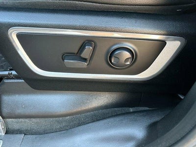 2022 RAM 1500 Laramie 4x4 Crew Cab 5'7" Box