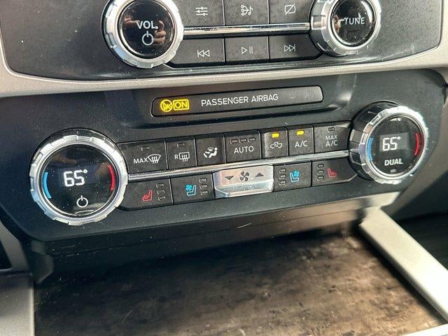 2022 Ford Super Duty F-350 SRW LARIAT 4WD Crew Cab 6.75' Box