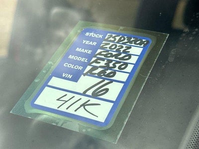 2022 Ford Super Duty F-350 SRW LARIAT 4WD Crew Cab 6.75' Box