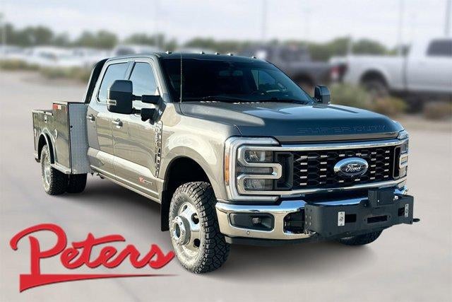 2023 Ford Super Duty F-350 DRW LARIAT 4WD Crew Cab 8' Box