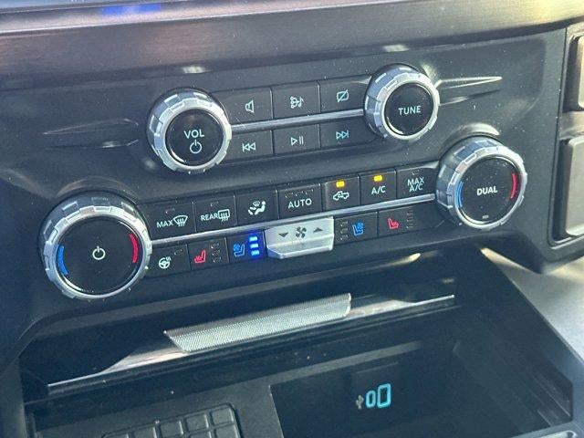 2023 Ford Super Duty F-350 DRW LARIAT 4WD Crew Cab 8' Box