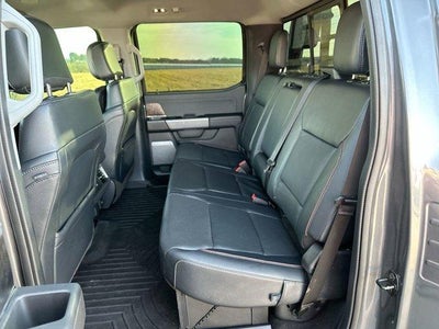 2023 Ford Super Duty F-350 DRW LARIAT 4WD Crew Cab 8' Box