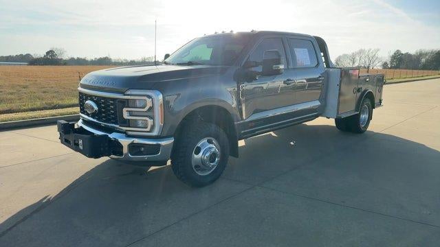 2023 Ford Super Duty F-350 DRW LARIAT 4WD Crew Cab 8' Box