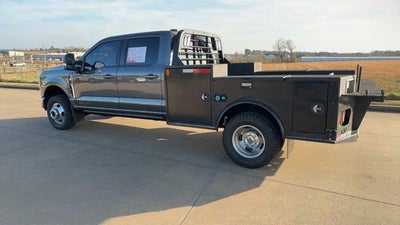 2023 Ford Super Duty F-350 DRW LARIAT 4WD Crew Cab 8' Box
