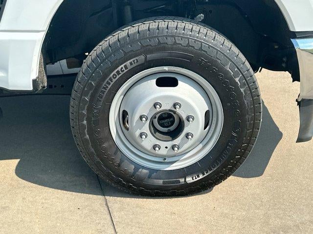 2024 Ford Super Duty F-350 DRW XLT 4WD Crew Cab 8' Box