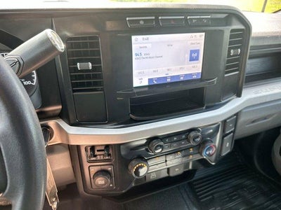 2024 Ford Super Duty F-450 DRW XL 4WD Crew Cab 8' Box