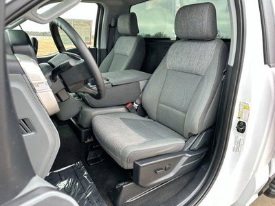 2025 Ford Super Duty F-450 DRW XLT 4WD Reg Cab 8' Box