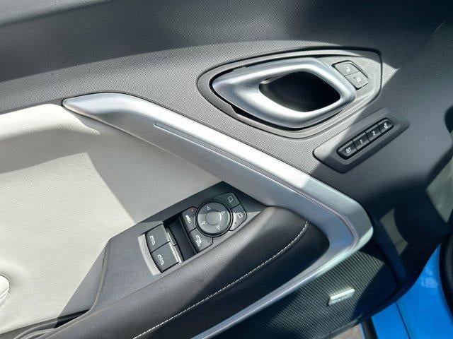 2022 Chevrolet Camaro 2dr Convertible 3LT