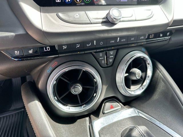 2022 Chevrolet Camaro 2dr Convertible 3LT