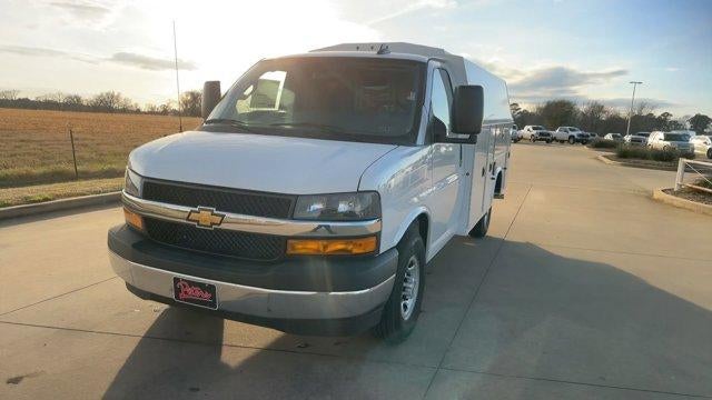 2025 Chevrolet Express Cutaway 3500 Base