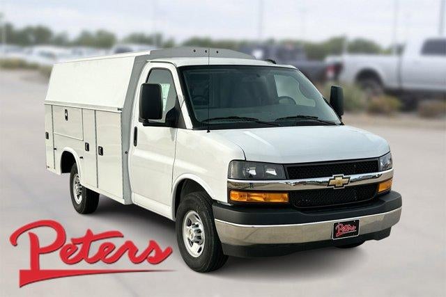 2025 Chevrolet Express Cutaway 3500 Base