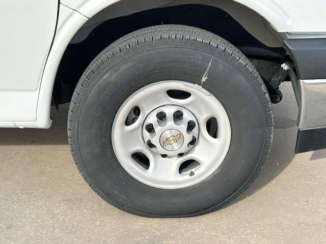 2025 Chevrolet Express Cutaway 3500 Base