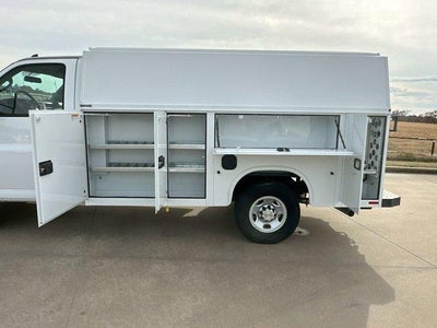 2025 Chevrolet Express Cutaway 3500 Base