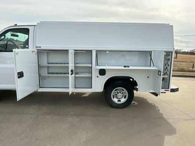 2025 Chevrolet Express Cutaway 3500 Base