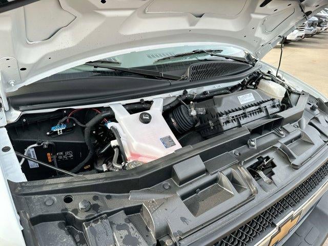 2025 Chevrolet Express Cutaway 3500 Base