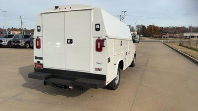 2025 Chevrolet Express Cutaway 3500 Base