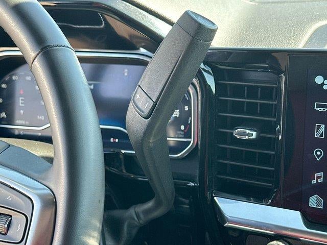 2023 Chevrolet Silverado 1500 Crew Cab Short Box 4-Wheel Drive LT 2FL