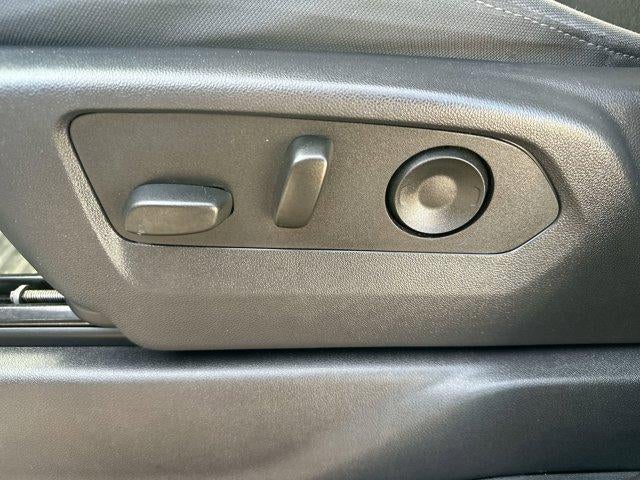 2025 Chevrolet Silverado 1500 Crew Cab Short Box 4-Wheel Drive LT 1LT