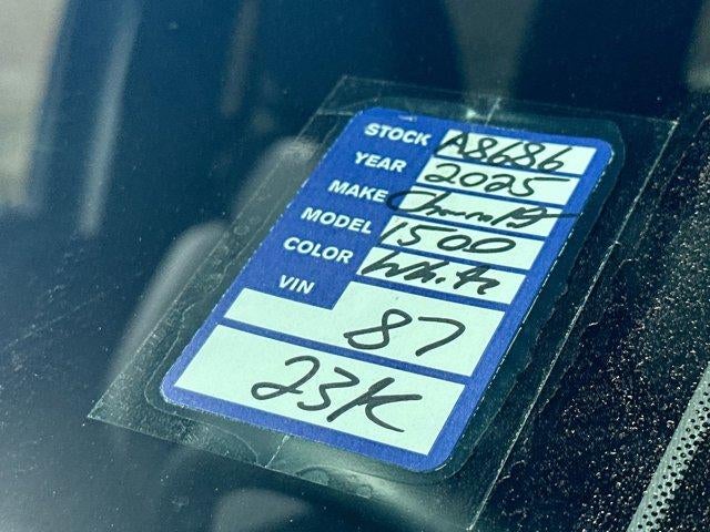 2025 Chevrolet Silverado 1500 Crew Cab Short Box 4-Wheel Drive LT 1LT