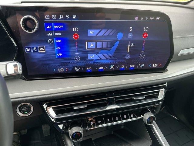 2024 Chevrolet Traverse LT w/1LT