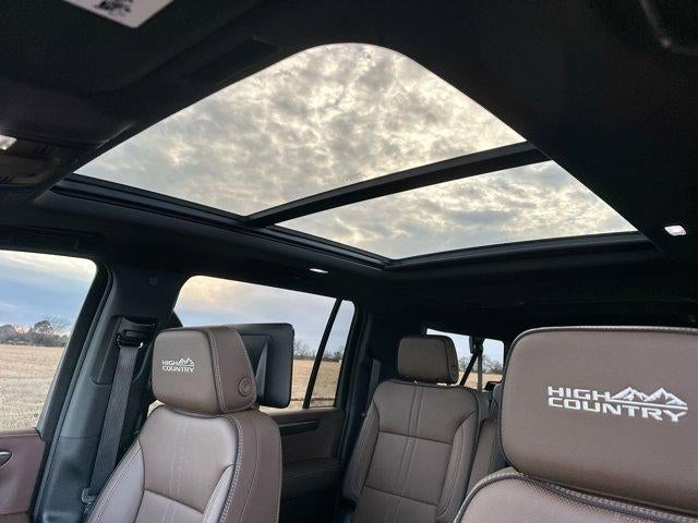 2025 Chevrolet Suburban 4WD High Country