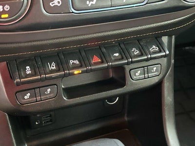 2021 GMC Canyon Crew Cab Short Box 4-Wheel Drive AT4 w/Leather