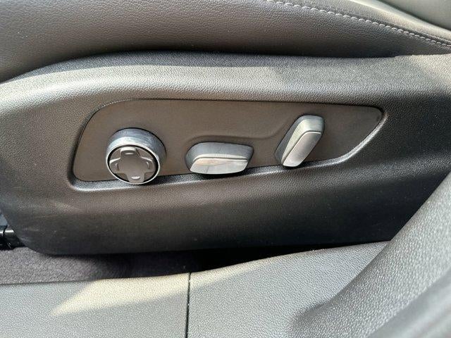 2025 Cadillac XT4 AWD 4dr Premium Luxury