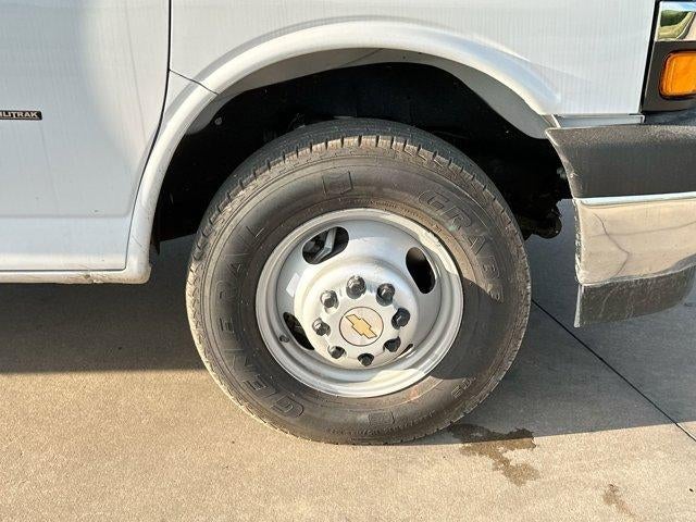 2024 Chevrolet Express Cutaway 3500 Base