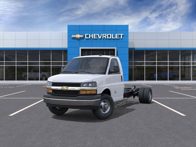 2025 Chevrolet Express Cutaway 3500 Base