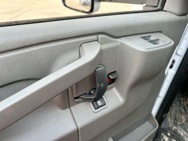 2024 Chevrolet Express Cutaway 3500 Base