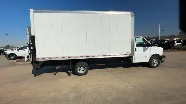 2025 Chevrolet Express Cutaway 3500 Base