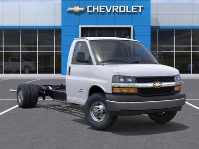 2025 Chevrolet Express Cutaway 3500 Base