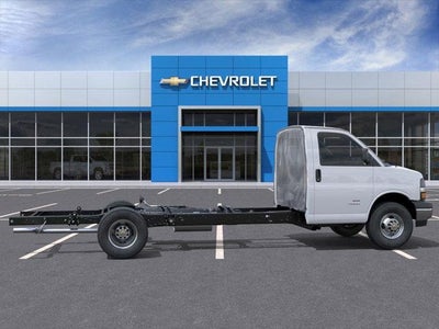 2025 Chevrolet Express Cutaway 3500 Base