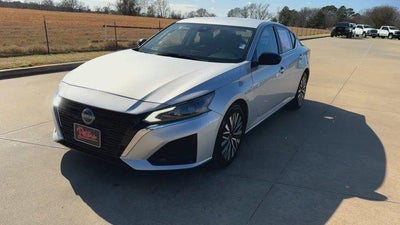 2024 Nissan Altima 2.5 SV Sedan