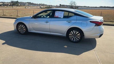 2024 Nissan Altima 2.5 SV Sedan