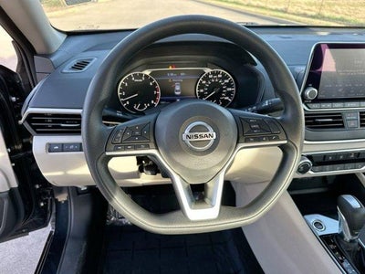 2022 Nissan Altima 2.5 SV Sedan