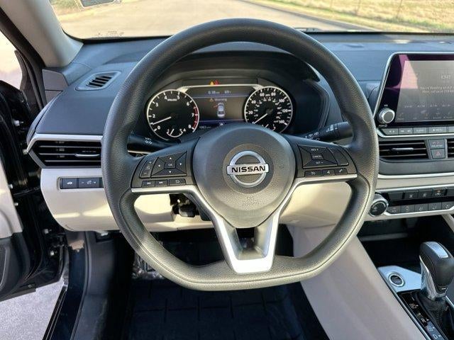 2022 Nissan Altima 2.5 SV Sedan