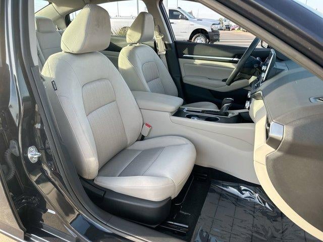 2022 Nissan Altima 2.5 SV Sedan