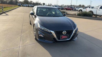 2022 Nissan Altima 2.5 SV Sedan