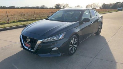 2022 Nissan Altima 2.5 SV Sedan