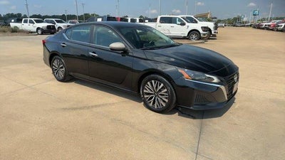 2024 Nissan Altima 2.5 SV Sedan