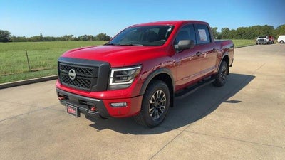 2022 Nissan Titan 4x4 Crew Cab PRO-4X