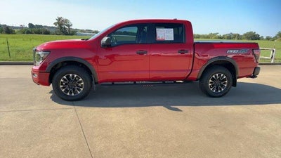 2022 Nissan Titan 4x4 Crew Cab PRO-4X