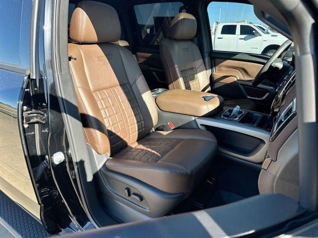 2024 Nissan Titan 4x4 Crew Cab Platinum Reserve