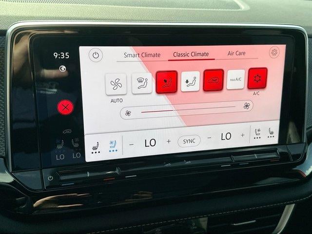 2024 Volkswagen Atlas Cross Sport 2.0T SEL R-Line 4MOTION