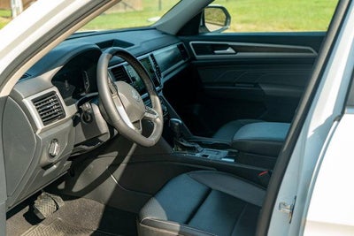 2022 Volkswagen Atlas 2.0T SE w/Technology FWD