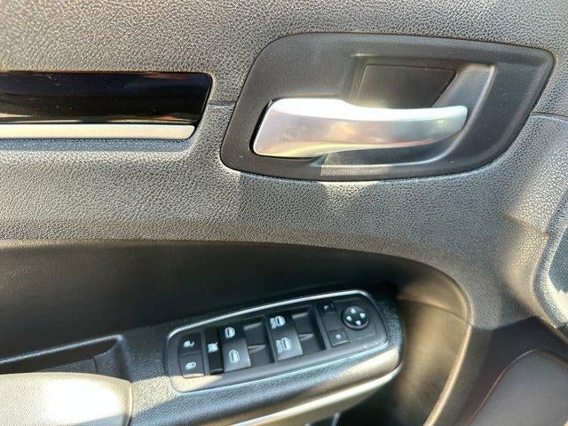 2023 Chrysler 300 Touring L RWD