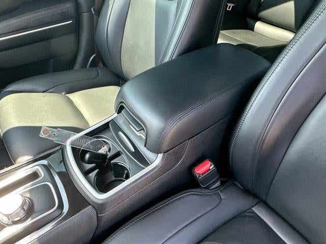 2023 Chrysler 300 Touring L RWD