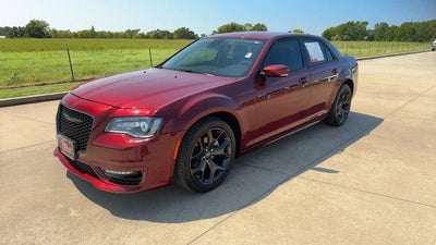 2023 Chrysler 300 Touring L RWD