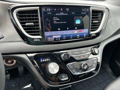 2025 Chrysler Pacifica Select FWD